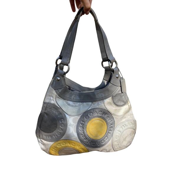 Coach Madison Maggie Circle Appliqué Hobo – Style 18824 - Picture 1 of 7